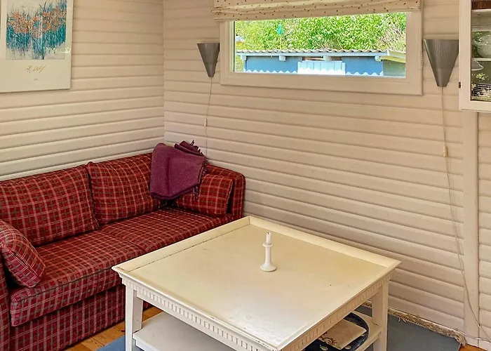 4 Person In Stege-by Traum